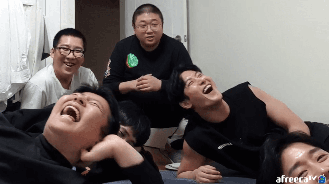 16167600789877.gif