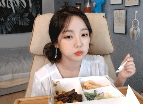 16179058158025.gif