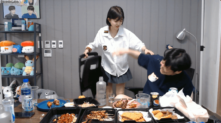 16286814722553.gif