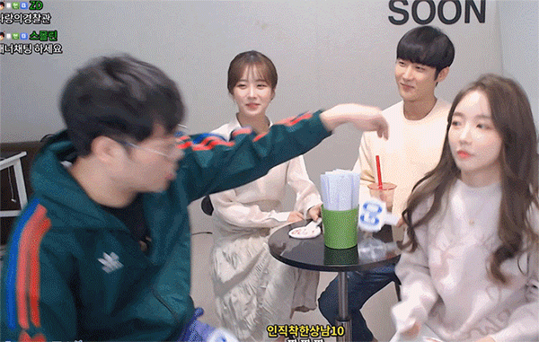 16299702822491.gif