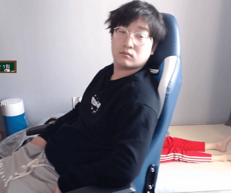 16305570835698.gif