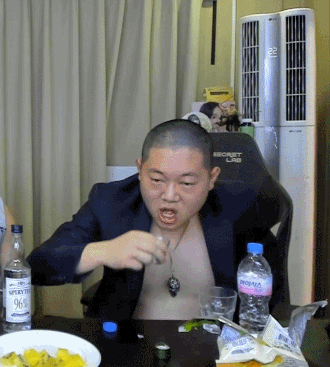 16412202876665.gif